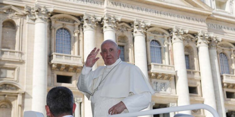 Freira franciscana é a primeira mulher “número dois” do Vaticano