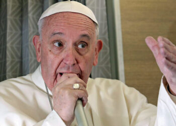 Papa Francisco alerta para “retrocesso da democracia”