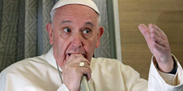 Papa Francisco alerta para “retrocesso da democracia”