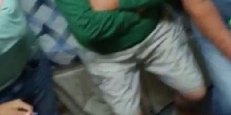 Presos colocam quadrilha da “carne de cavalo” no paredão em uma das celas do Presídio do Apanhador