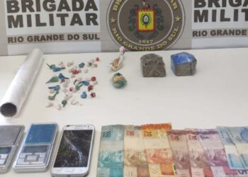 BM prende jovem de 19 anos acusado de tráfico de drogas em Farroupilha