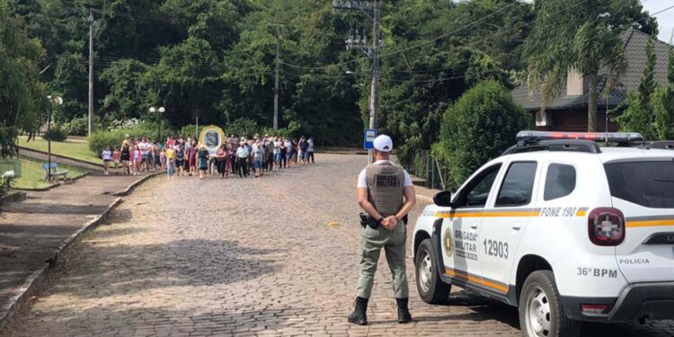 ÚLTIMO DIA DA NOVENA NA COMUNIDADE DE NOVA TREVISO SERÁ TRANSMITIDO PELA RÁDIO NOVA ROMA FM