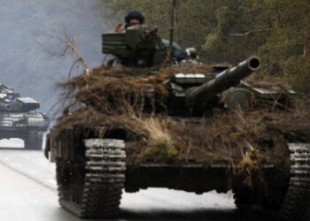 Tropas russas entram em Kharkiv, segunda maior cidade da Ucrânia