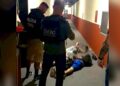 Gaúcha é presa em motel de Florianópolis com três homens após inventar que foi sequestrada