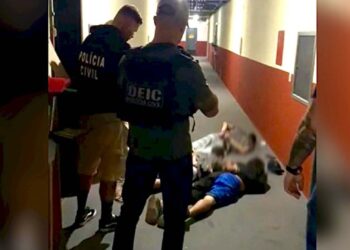 Gaúcha é presa em motel de Florianópolis com três homens após inventar que foi sequestrada