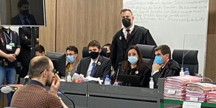 Três depoimentos marcaram o domingo de julgamento do caso Kiss, em Porto Alegre