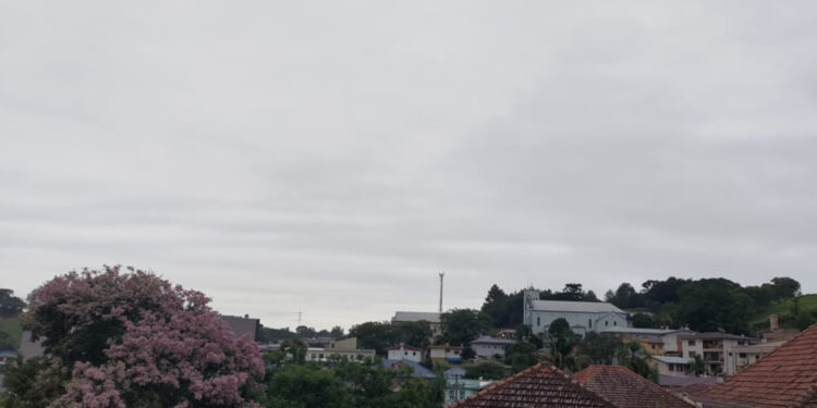 Segunda começa com muitas nuvens e instabilidade no RS