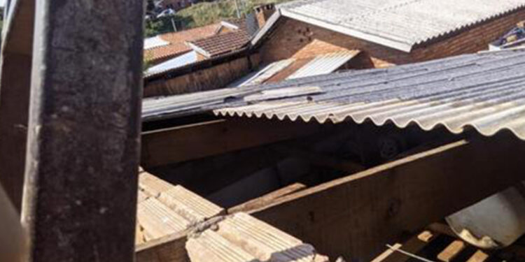 Temporal de granizo causa estragos em cerca de 50 casas em Vacaria e Bom Jesus