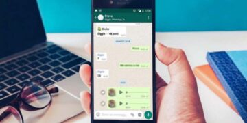 WhatsApp vai deixar você ouvir áudios mesmo saindo da conversa