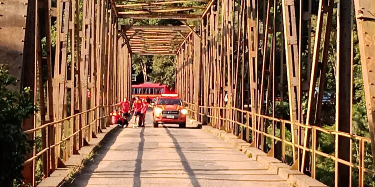Homem de 20 anos tenta cometer suicídio na ponte de ferro em Nova Roma do Sul