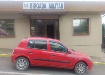 Homem de 52 anos joga droga pela janela do carro e é preso pela BM em Nova Roma do Sul