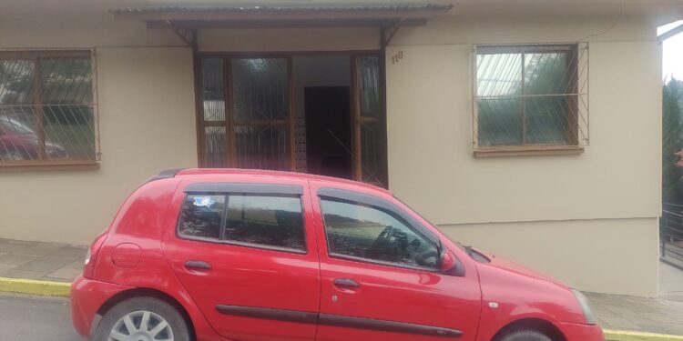 Homem de 52 anos joga droga pela janela do carro e é preso pela BM em Nova Roma do Sul