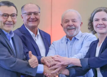 PSB e PT oficializam chapa com Alckmin e Lula para concorrer à presidência da República