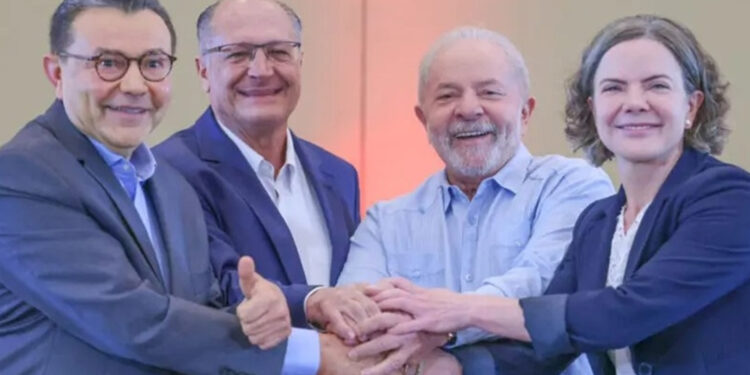 PSB e PT oficializam chapa com Alckmin e Lula para concorrer à presidência da República
