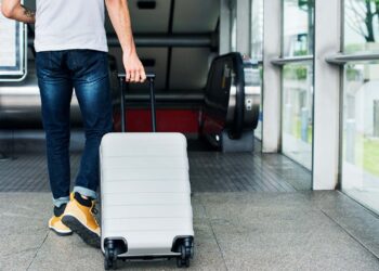 Câmara dos Deputados aprova volta da gratuidade para despacho de bagagens em voos