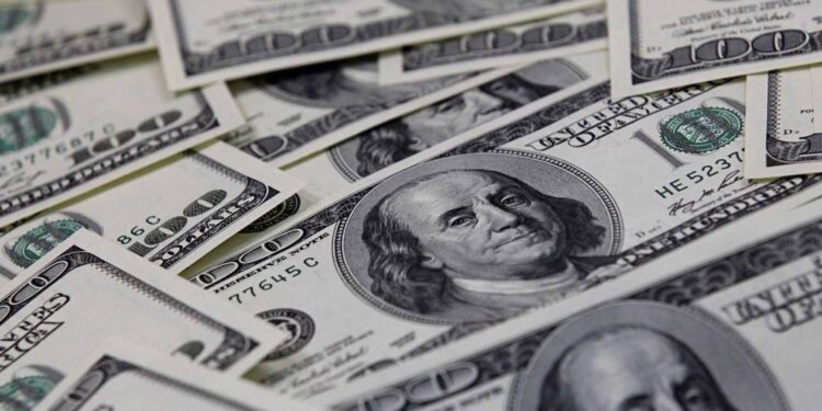Dólar ultrapassa R$ 4,70 após divulgação de ata do Fed