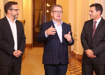 Governador anuncia projeto para diminuir fila de emissão de CNH ao apresentar novo diretor-geral do DetranRS