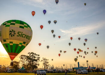 Milhares de pessoas prestigiaram os shows do 32 Festival de Balonismo neste último final de semana