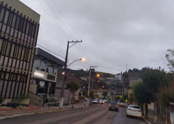 Terça-feira com muitas nuvens, garoa e marcas amenas no RS