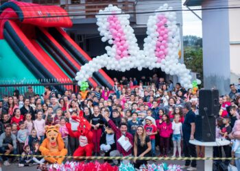 Festa de Páscoa da Rádio Nova Roma FM reúne aproximadamente 500 pessoas