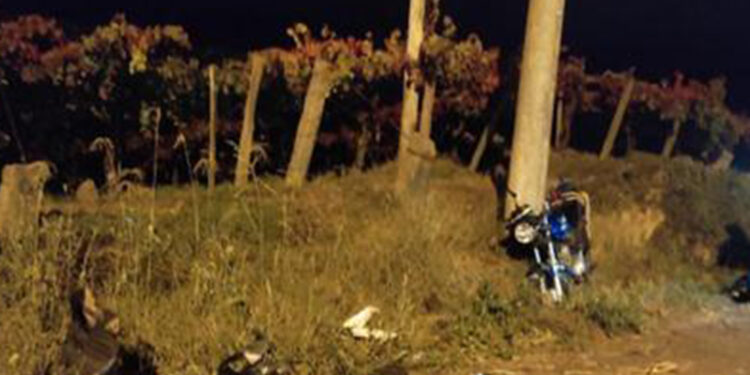 Acidente entre carro e motocicleta deixa homem gravemente ferido em Flores da Cunha