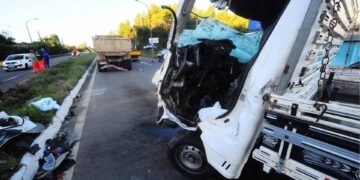 Motorista morre ao colidir na traseira de caminhão na RS-453 em Caxias
