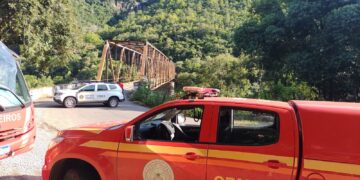 COMUNICADO URGENTE – Homem tenta se jogar da ponta de ferro em Nova Roma do Sul