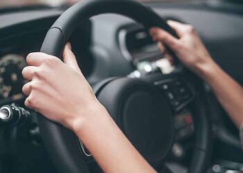 Mulher reprova 8 vezes em exame da autoescola e falsifica documentos para obter CNH em SC