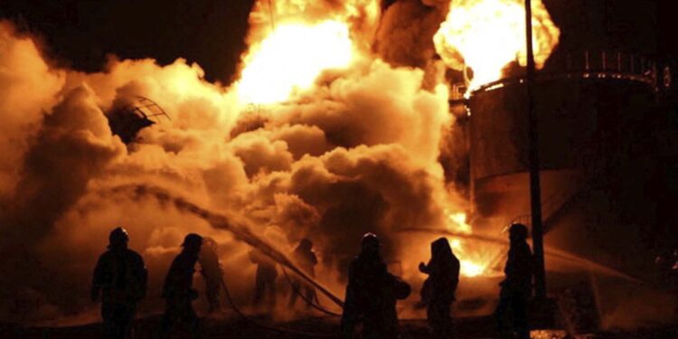 Rússia volta a atacar cidades ucranianas de Mariupol e Kharkiv