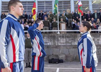 Escola Militar é inaugurada em Caxias do Sul