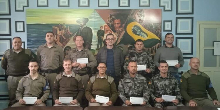 BRIGADIANOS QUE ATUARAM NO RESGATE DE BEBÊ EM VACARIA SÃO HOMENAGEADOS