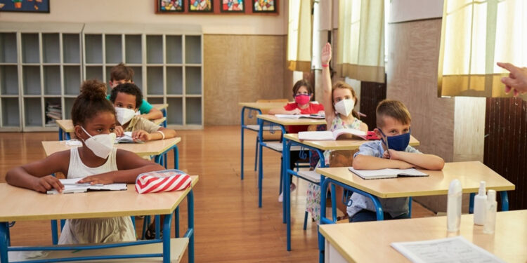 Canoas retoma obrigatoriedade de uso de máscaras nas escolas