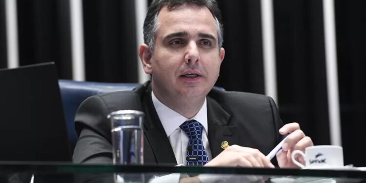 Rodrigo Pacheco deverá assumir a Presidência da República na sexta-feira (06)