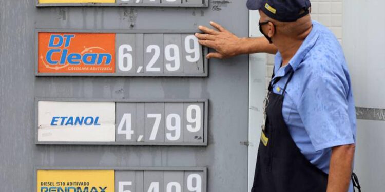 Postos terão duas formas de mostrar preços de combustíveis