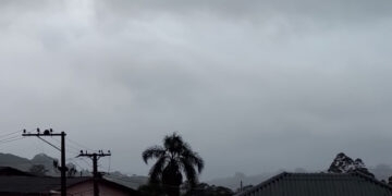 Risco de tempestade subtropical Yakecan virar furacão alerta Inmet