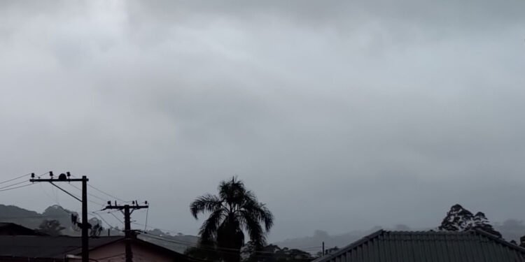 Risco de tempestade subtropical Yakecan virar furacão alerta Inmet