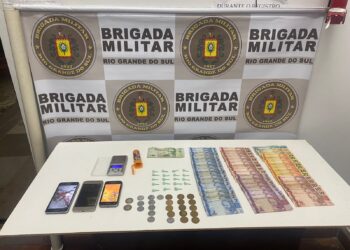 Força Tática de Farroupilha que salvou criança engasgada recebe homenagem na Câmara de Vereadores