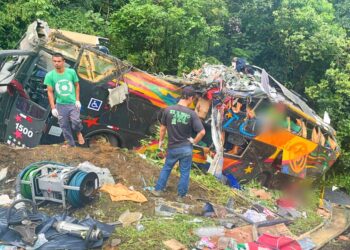Acidente com ônibus no interior do Paraná deixa ao menos 7 mortos