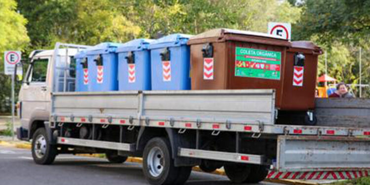 Farroupilha substitui 240 contêineres para lixo seco e orgânicos na área central