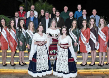 Embaixatrizes da 15ª Feprocol de Nova Pádua são coroadas