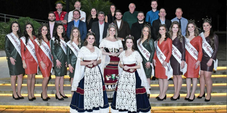 Embaixatrizes da 15ª Feprocol de Nova Pádua são coroadas