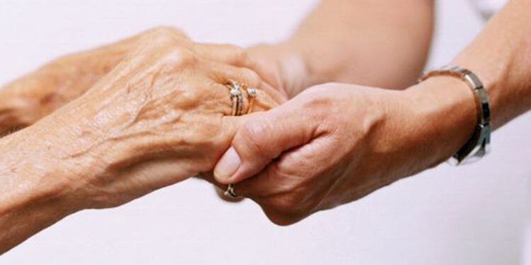 Atenção: Oportunidade de emprego para mulheres acima de 50 anos