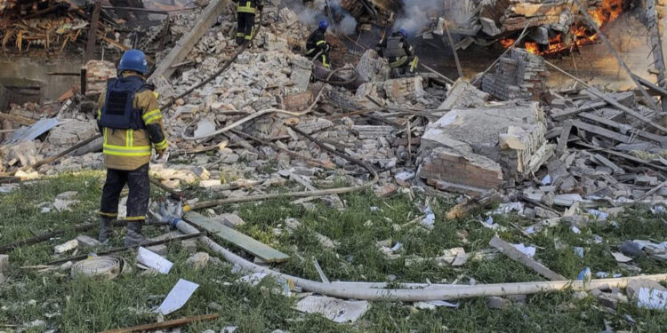 Bombardeio russo pode ter matado 60 pessoas em escola ucraniana