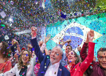 PT lança pré-candidatura de Lula à presidência com Alckmin como vice