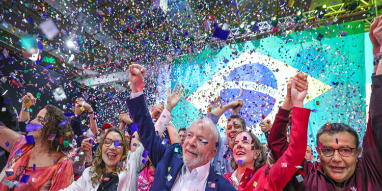 PT lança pré-candidatura de Lula à presidência com Alckmin como vice