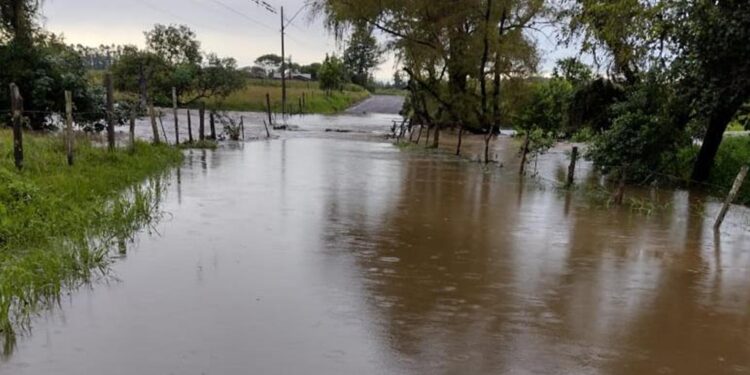 Três cidades do Litoral Norte do RS cancelam aulas por conta do mau tempo