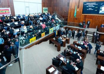 Assembleia aprova reajuste de 6% dos salários de servidores públicos do RS