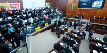 Assembleia aprova reajuste de 6% dos salários de servidores públicos do RS