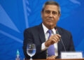 Bolsonaro confirma Braga Netto como vice em sua chapa