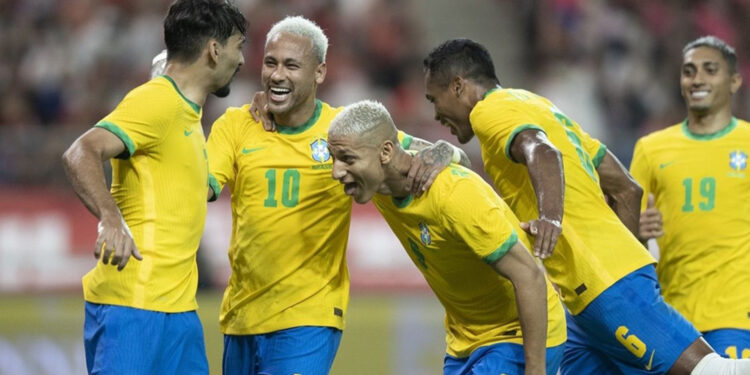 Brasil goleia Coreia do Sul por 5 a 1, com dois de pênalti de Neymar